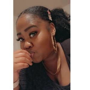 Meet your Posher, Queeni